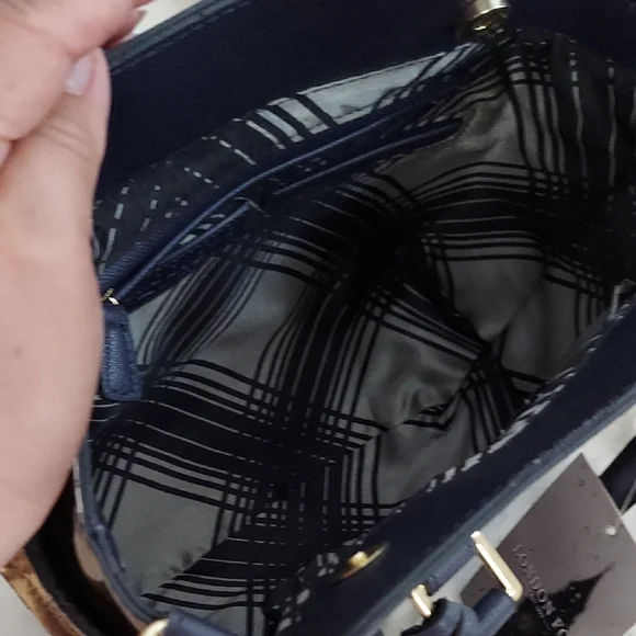 London Fog Navy and Tan Women's Bag - Picture 4 of 4